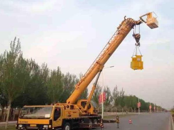 蕲春县吊车出租_25吨吊车租赁价格是多少?